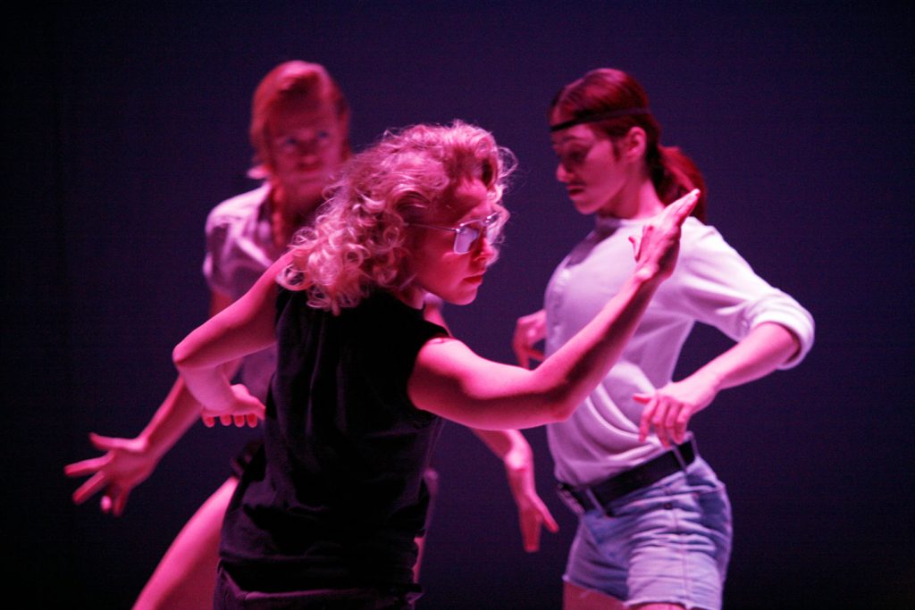 På bilden: Marianne Kjærsund, Heidi Lehtoranta och Audrey Jade Littman. Fotograf: Johan Gunséus.